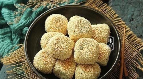 家人最近就迷这早餐，三天两头喊我做，不用烤箱，出锅比包子还香