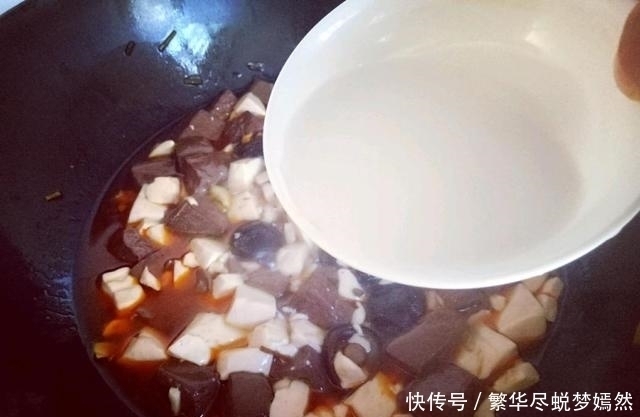 补气|此物被称作“天然黄体酮”,配上鸭血适合女人吃,养血补气还护肤