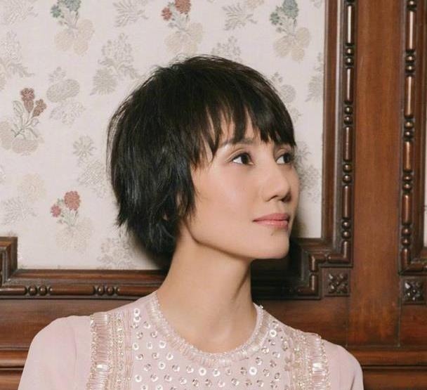 五官 女人脸上有这4个标志,很适合剪“短发”发型,瘦脸又显气质