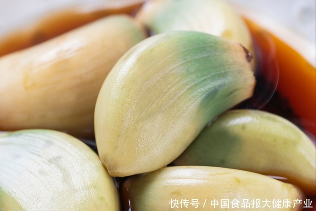 腊八蒜怎么腌才变绿?