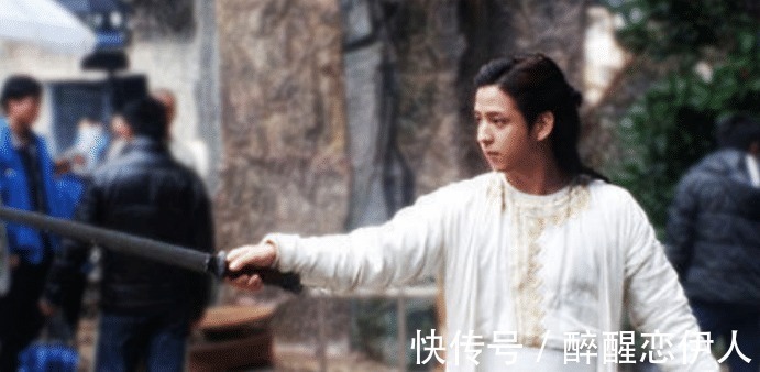 段誉#金庸笔下最败家的主角,身怀三种神功,却因为几个女人而全部失传!