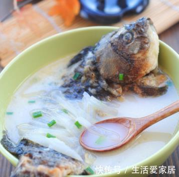 鲫鱼|八月湿气重,记得多喝这碗汤,营养美味易消化,每周喝三次!