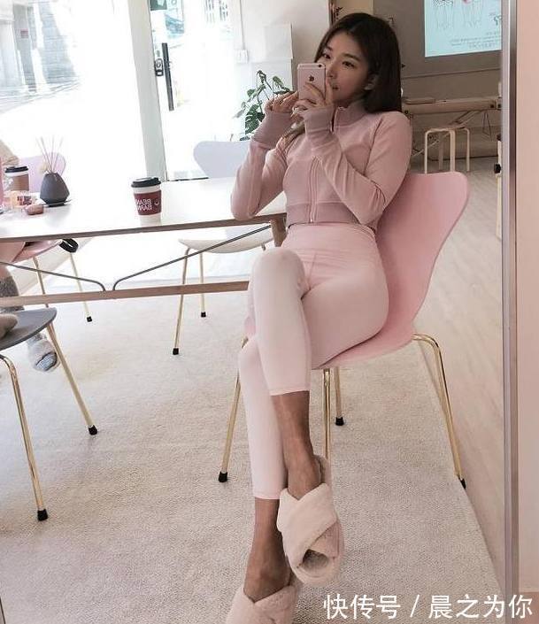 盈润 韵味十足的打底裤美女,高挑又漂亮,魅力太强了!