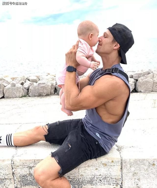 ins|臂围45cm，二头肌似小山包的猛汉奶爸，还自带肌肉抽筋绝活