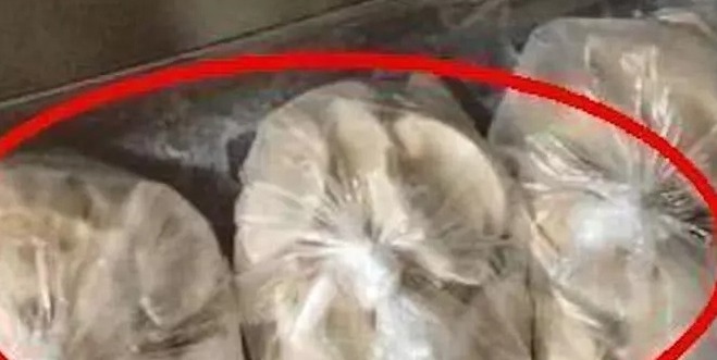 饺子包好后不要直接放在冰箱，容易坏还粘皮，学会这一招就可以了