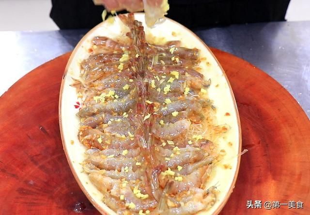 蒜蓉开边虾|蒜蓉开边虾，掌握好料汁比例，蒜香浓郁不辣口，比饭店的还好吃