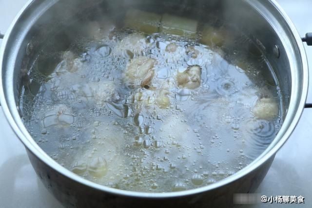 荤素|土豆家常又好吃的做法，荤素搭配更营养，能当菜又能当主食！