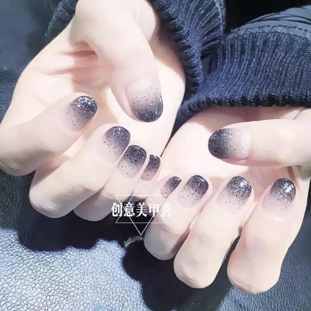 春天的透明系渐变美甲，和你一样美~