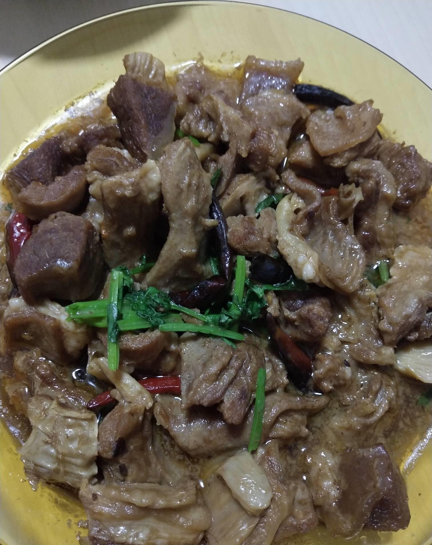 学会|炖羊肉时,调料很关键!学会“3放2不放”,羊汤香浓鲜美好喝