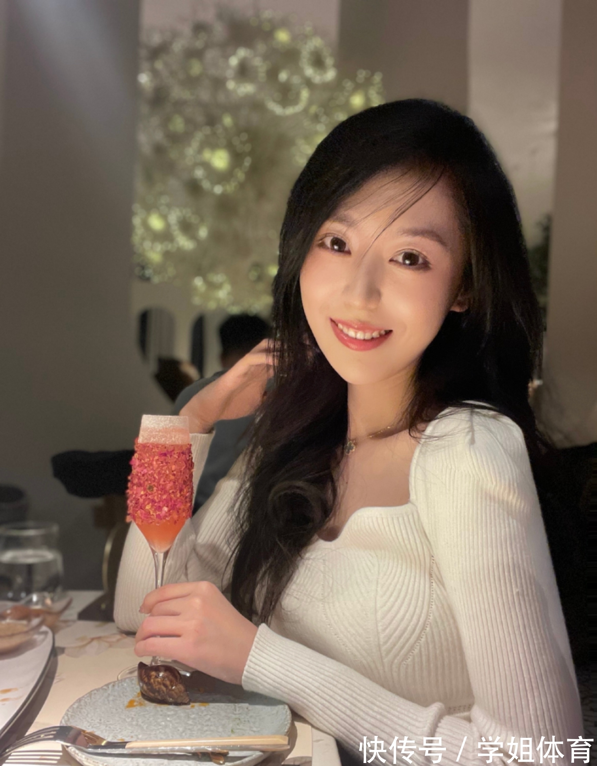 播音系|高诗岩女友现身赛场!张镇麟女友晒新照,两人是大学同学即将毕业
