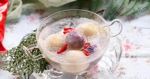 这样做的汤圆表皮清透，口感Q弹，还能美肤润燥，元宵节就吃它