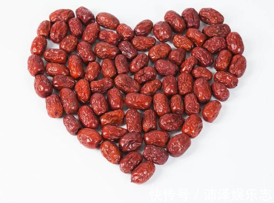 红枣干|红枣“干吃”和“泡水”，哪个更好营养师说出答案，你吃对了吗
