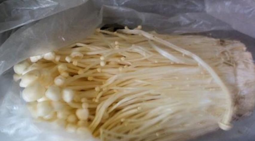 超市里甲醛含量高的4种菜，再便宜也不要买，开水煮都洗不干净