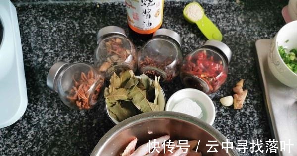 好吃|卤鸡爪怎么做才好吃呢教大家卤鸡爪的几种简单做法,包你学会!