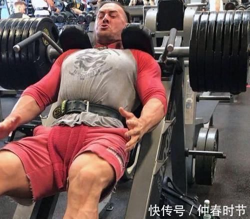 锻炼|男子身高接近2米, 锻炼出一身健美肌肉, 也因此实现了梦想!