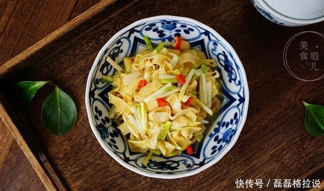  蒜黄这个做法，不用鸡蛋不用肉，比吃鱼吃肉还香，比白菜都受欢迎