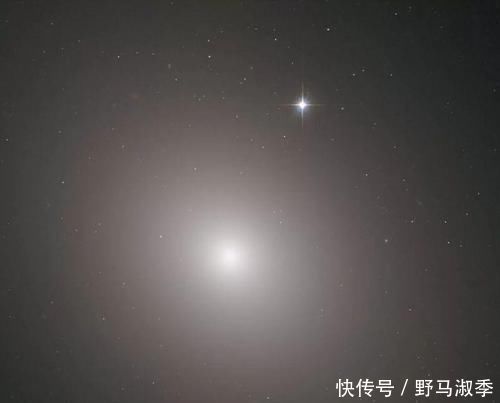 有两千亿颗恒星的星系是什么样子哈勃望远镜揭示难以置信的样貌