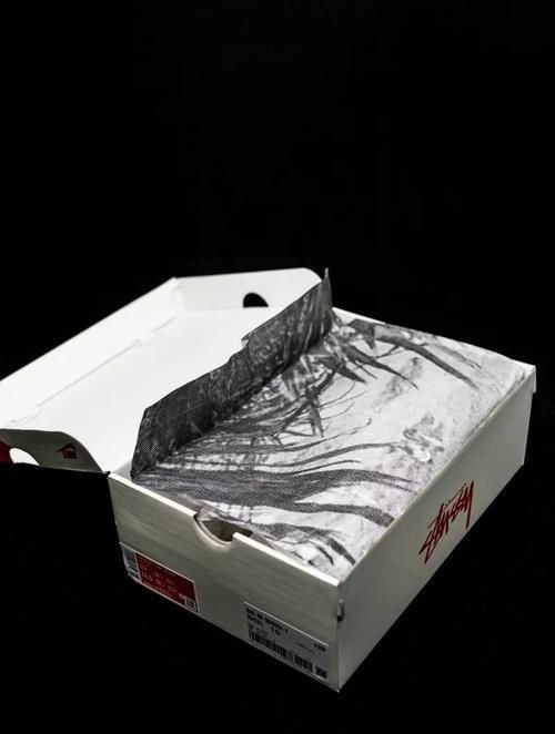 富婆 “富婆快乐鞋 2.0”!这颜值、这质感,小编只能祈祷别再涨价了!