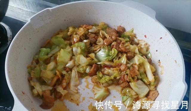 做法|大厨教你手撕包菜的家常做法,简单易学,值得收藏!