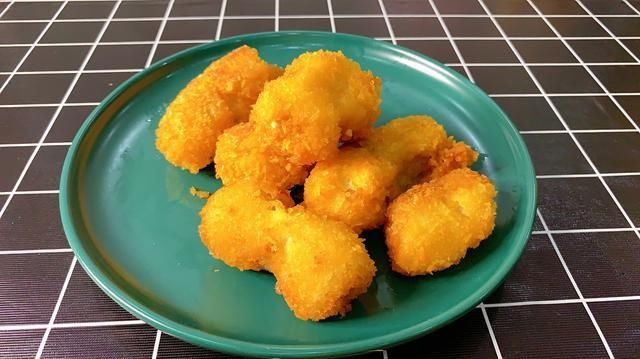 香蕉段|香蕉别直接吃，加1个鸡蛋换个做法，外酥里嫩，儿子当零食吃