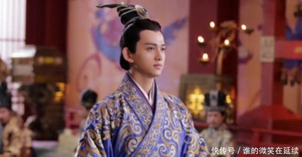 屈原从小就,特别喜欢读书,他把书当做朋友!