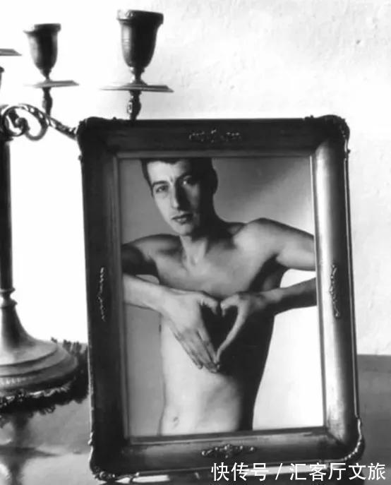 金马桶!三根香蕉卖到上百万?网友:这位国宝级艺术家太牛了!