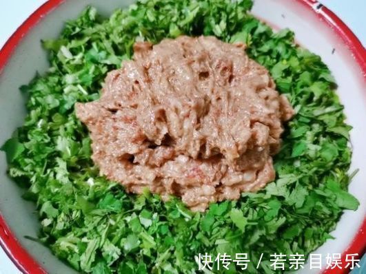 搅拌均匀|调饺子馅时,切记这2个要点,很多人不知道,难怪饺子不鲜也不香