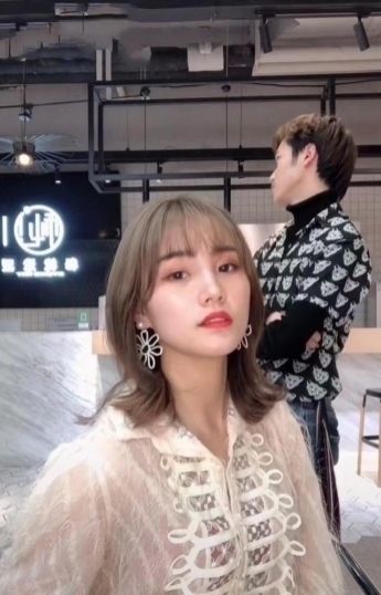 托尼|失恋小姐姐垂头丧气去理发,做完气场全开,网友 托尼太抢戏了