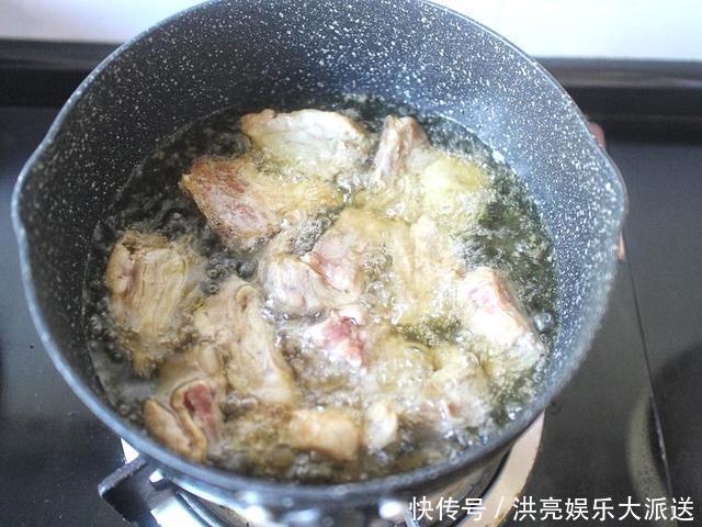  入味|排骨还有干锅做法撒把辣椒，香辣入味下酒又下饭