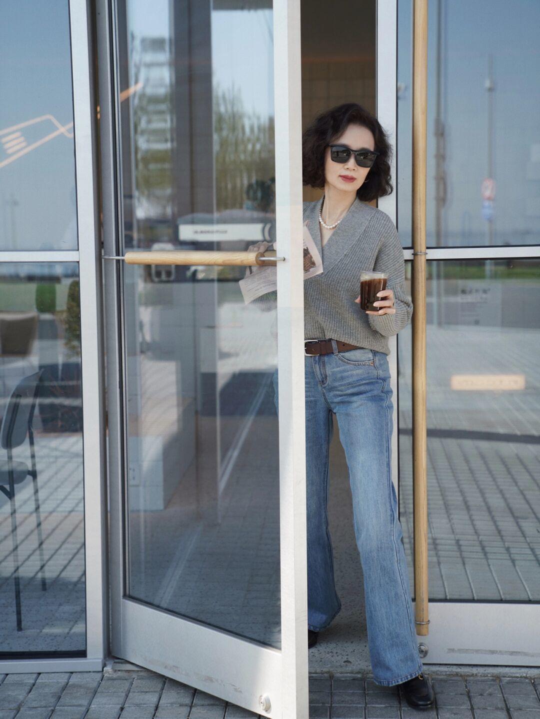 大长腿|基础色毛衣才是永恒的经典,为你带来了3个经典色,照搬都不出错