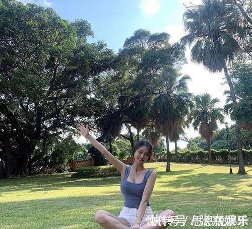 身材|25岁健身女生,公司白领,每天2小时锻炼,身材凹凸有致