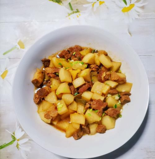 做法|这才是萝卜炖牛腩的家常做法，口感劲道，肉质鲜嫩，汤汁浓郁下饭