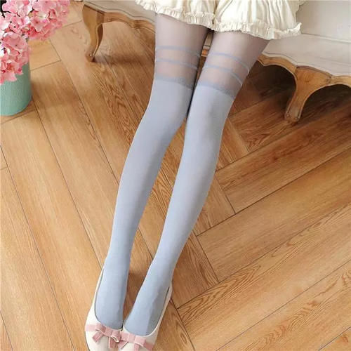 穿条不一样的丝袜，做个不一样的青春美少女