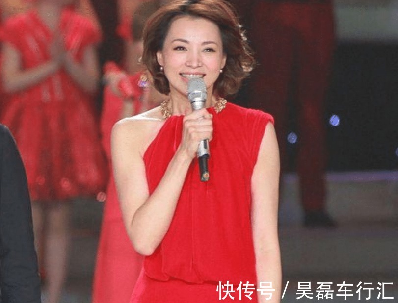 央视|董卿高调回归央视!开口吊打同台谢娜,网友：没读过书