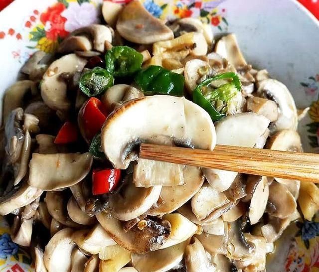 素炒蘑菇|减肥晚餐常吃它,每周吃两次,清肠道排垃圾,小腰变细了