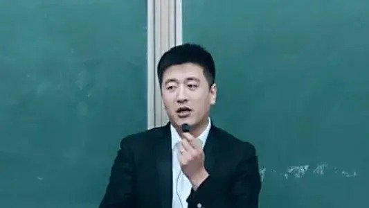 教育方式|厨师父亲让厌学儿子体验端锅:吃不了学习的苦,就等着吃生活的苦