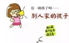 妈妈|妈妈这句话,迫使孩子夺门而出,家长不要再攀比了