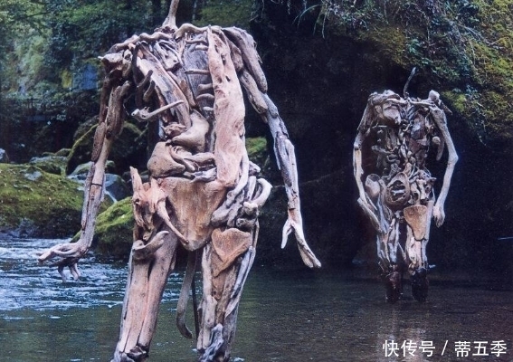 深处|男子丛林深处见一群“没有衣服的人”,走进一看,感觉厉害无比!