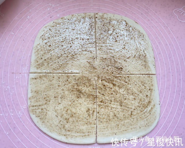 想吃酱香饼别再买了，一口锅在家自己做，外酥里嫩，酱香浓郁