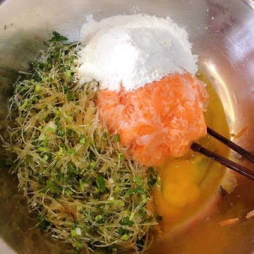 营养又美味的炸素丸子，粉丝与胡萝卜的新吃法，新奇搭配，味道绝美