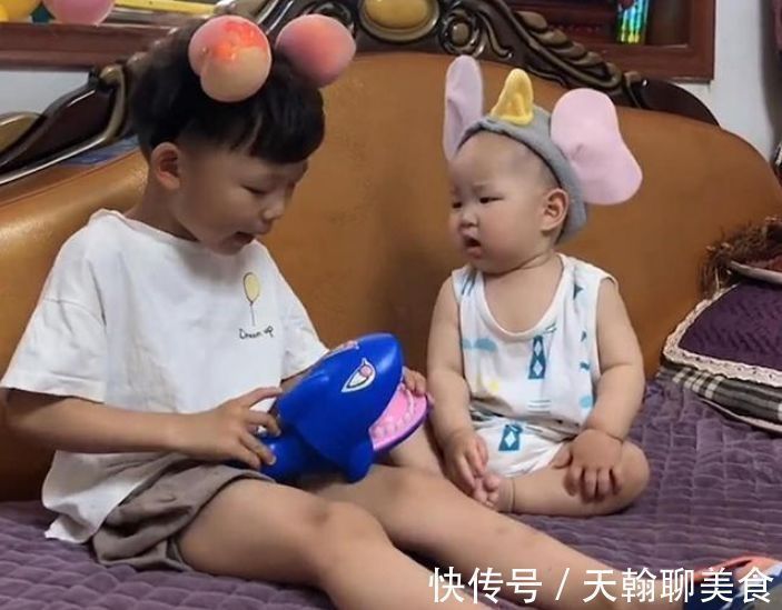 孩子|6岁哥哥总被1岁弟弟咬,无奈出“奇招”,孩子总咬人该怎么办?