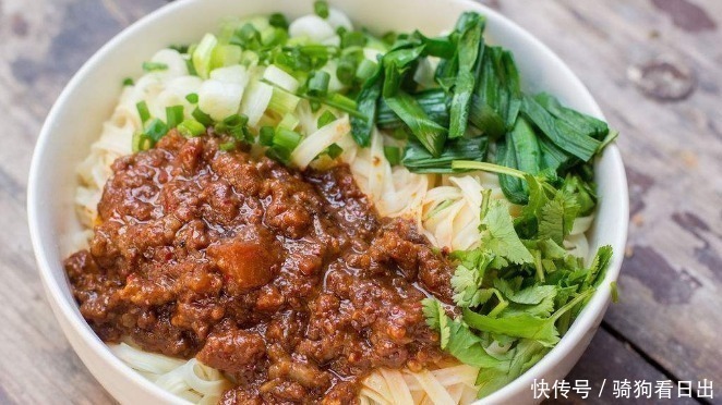 炸酱面好不好吃,炸酱很关键,教你面馆调炸酱的配方,越吃越过瘾