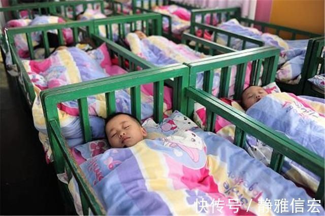 老师|幼儿园午睡起床后,孩子会经历什么?看完感慨老师不容易