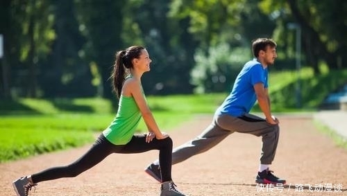 我爱记歌词 请你不要停下,这个世界上总有人在黑暗的隧道出口处等你