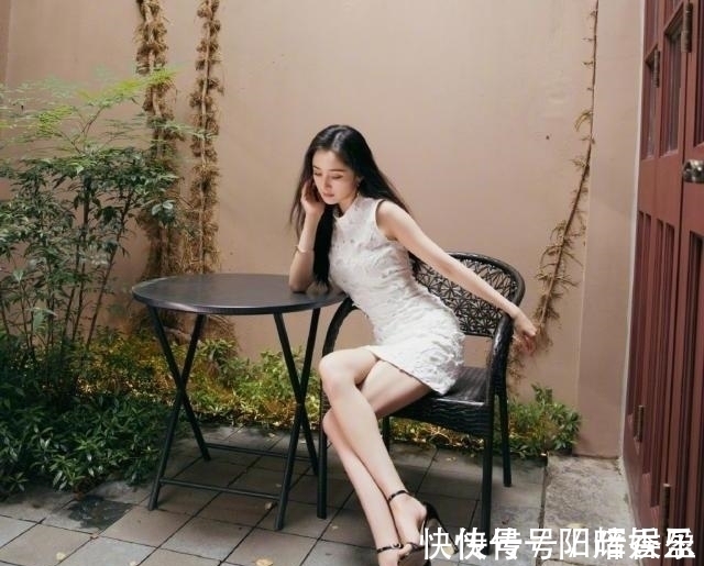 改装 最美“旗袍”妈妈厉害了,XS码改装旗袍都能穿下,亲家母都要嫉妒