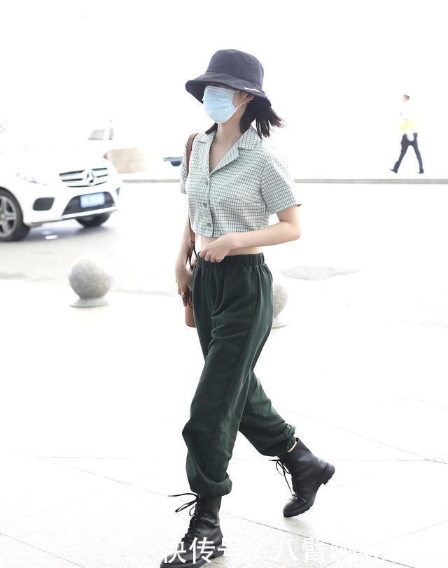 扔掉|扔掉你的阔腿裤吧!穿上就变矮土壮,哪里够这四款来的时髦显瘦