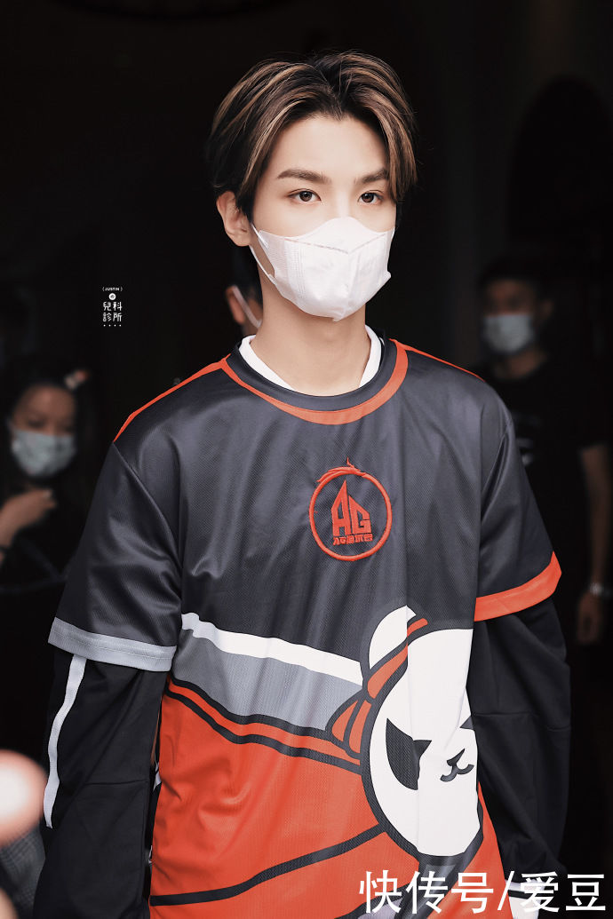 小贾|「Justin」「新闻」210830 黄明昊昨日录制《你我皆王者》路透 小贾职业梦完成进度50%