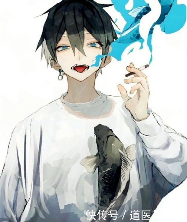 白月光|快穿《穿书被迫抱男主大腿》《穿越成大佬的白月光》男主欲断腿