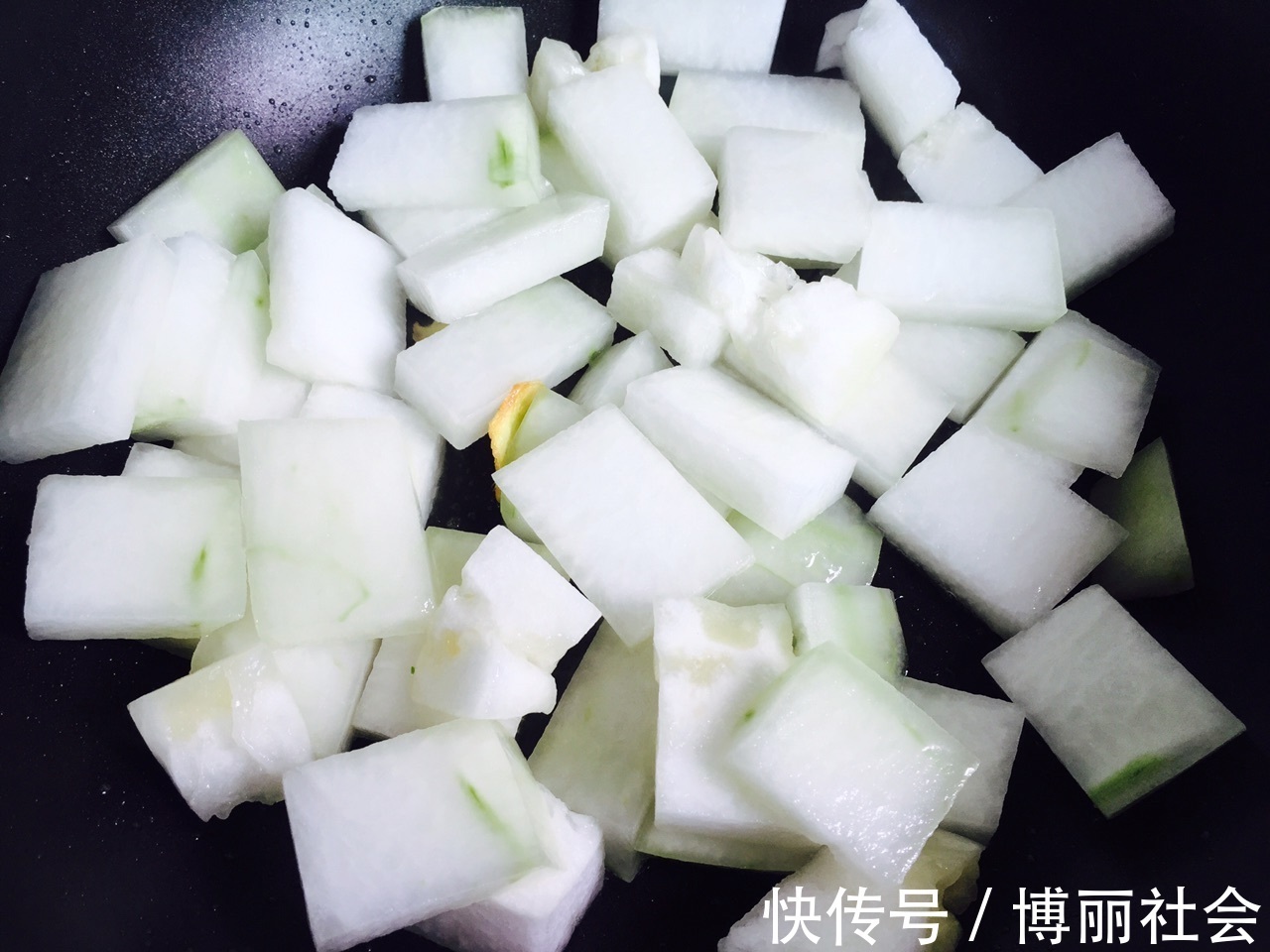 蚝油虾皮|蚝油虾皮炒冬瓜，低油低脂，美味健康