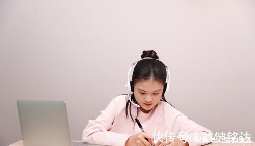 学霸|从小有这3种“特征”的孩子,长大很可能是“学霸”,父母要留意